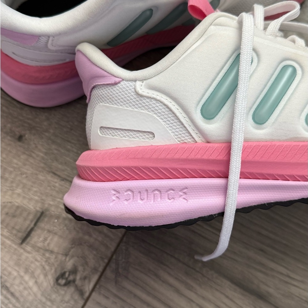 Adidas Women's White and Pink Athletic Shoes Sneaker size 7US(38) - Picture 3 of 7